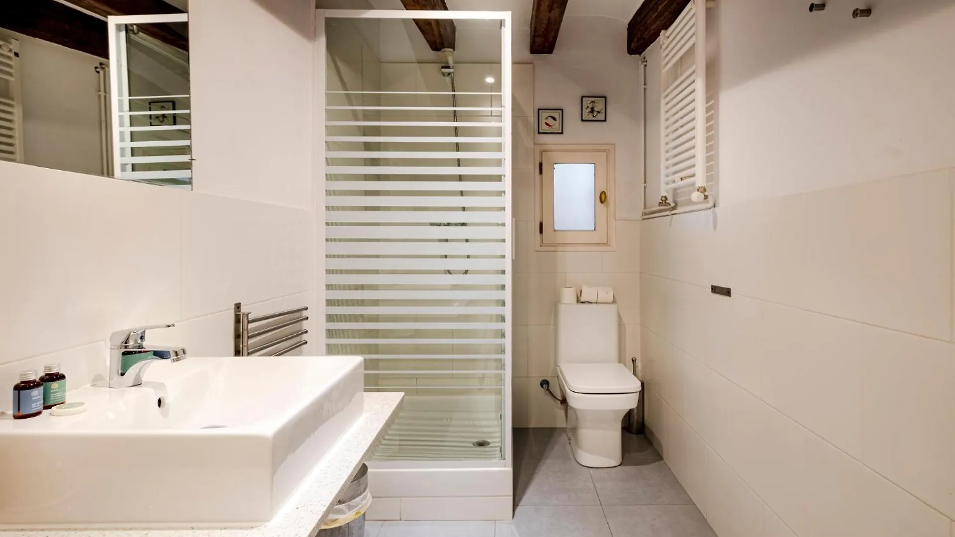 Willa Canela Homes Barcelona Permanyer